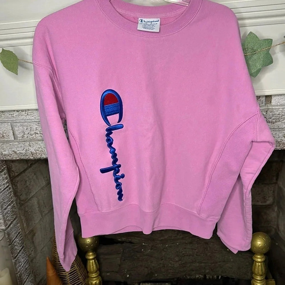 Size M Reverse Weave Champion Crew Neck with vertical logo slightly cropped fit - Picture 1 of 4
